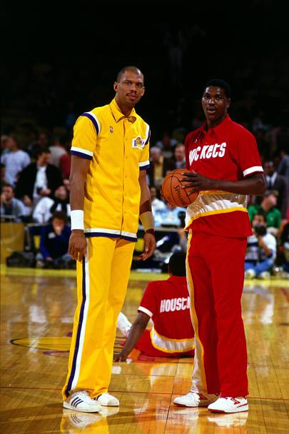 1986: Kareem con Hakeem Olajuwon, la stella degli Houston Rockets 